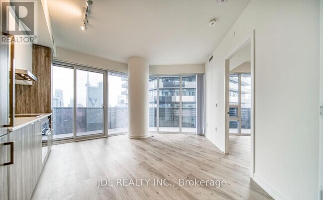 Building Photo - 138 Downes St