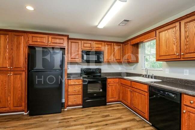 Foto del edificio - 294 Cedar Springs Ln