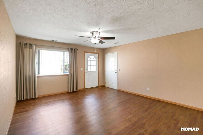Building Photo - Charming 2BR Townhome in Rapid City