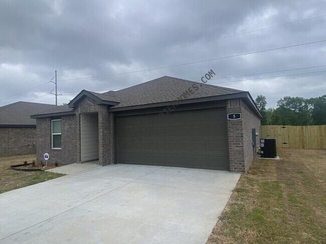 Building Photo - 5 Vineyard Dr