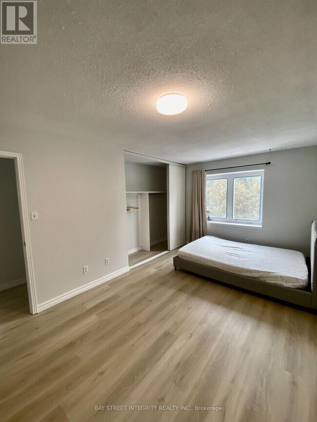 Building Photo - 30-30 Buddleswood Ct