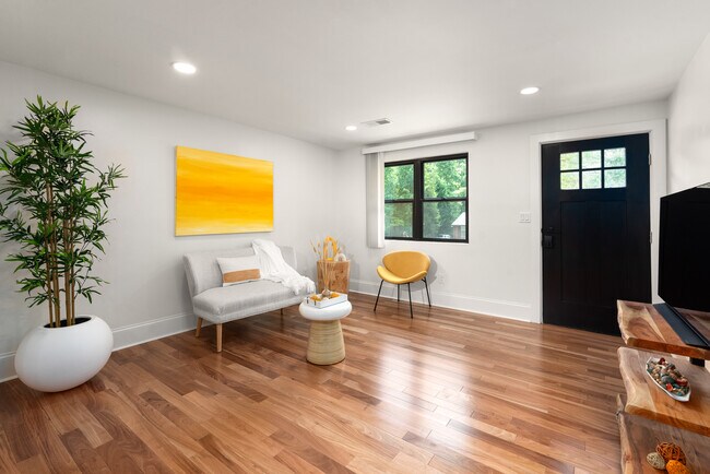 Foto del edificio - 5708 Southampton Rd