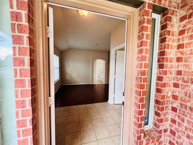Building Photo - 7422 Legacy Pines Dr