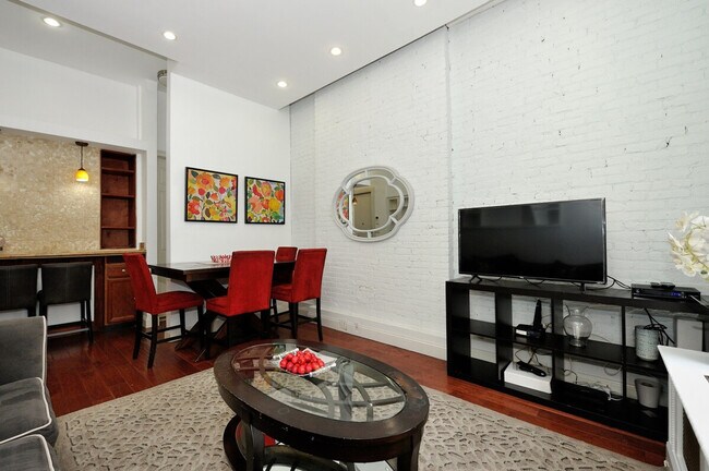 Foto del edificio - 7 W 82 St