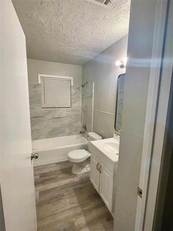 Foto del edificio - 7930 Crestview Dr