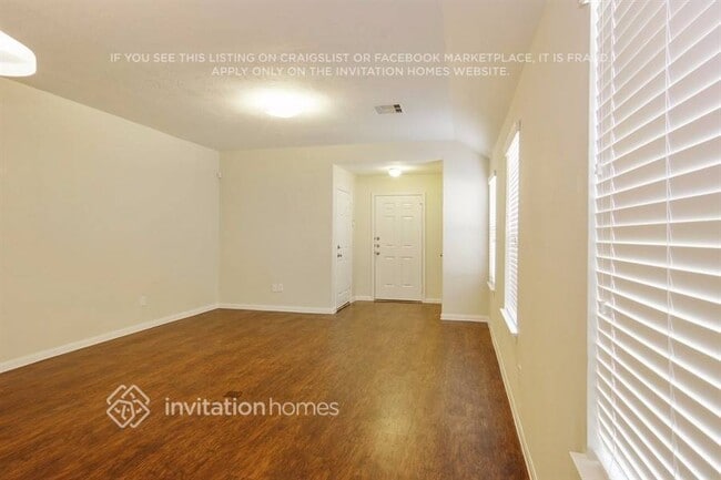 Building Photo - 6110 El Oro Dr