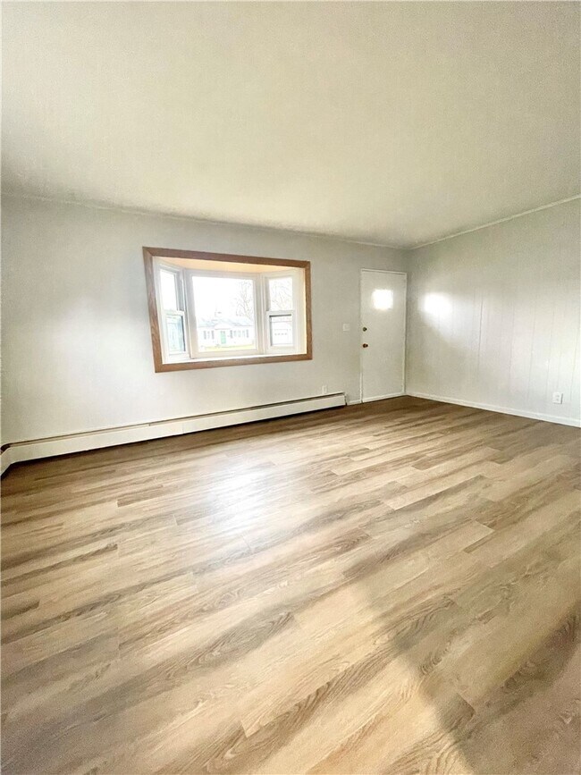 Foto del edificio - 218 Lynhurst Ave