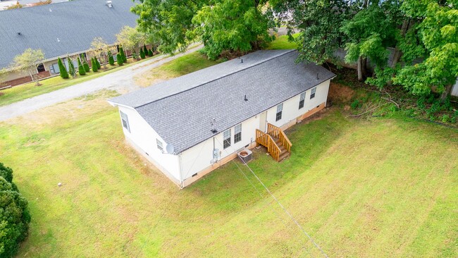 Building Photo - Nice 3BD/2BA Modular home near Lowes in Sylva available 5/1/26 for year long lease