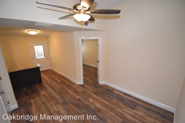 Foto del edificio - 1 br, 1 bath  - 157 Main Street