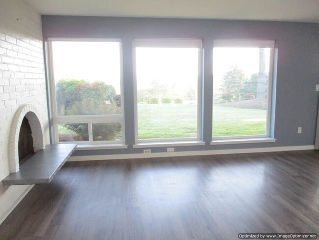 Building Photo - 2 Bedroom, 2 bathroom Northview Terrace Co...