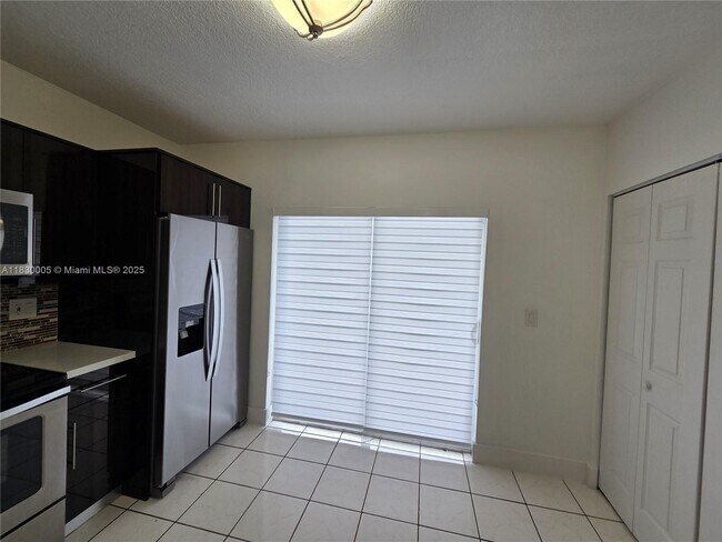 Foto del edificio - 8360 NW 103rd St