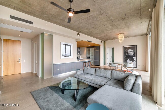Foto del edificio - 6850 E Main St