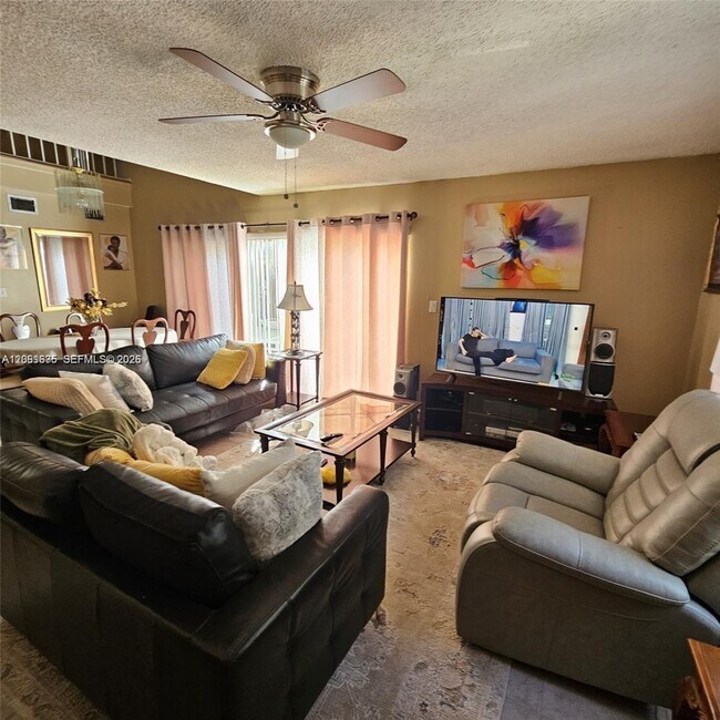 Foto del edificio - 3571 NW 95th Terrace