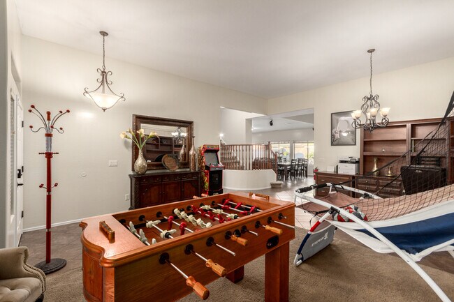 Building Photo - 5420 W Sunland Ave