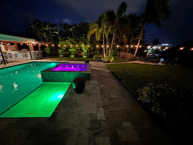 Foto del edificio - 730 Camino Lakes Cir