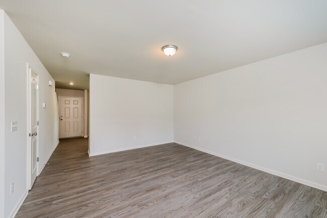 Foto del edificio - 4354 Shadi Green Ln