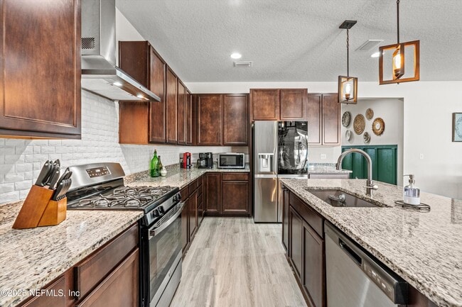 Building Photo - 1861 Amberly Dr