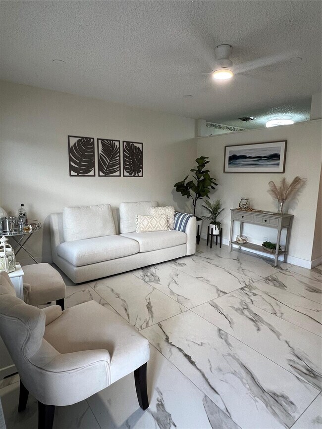 Foto del edificio - 900 SW 10th Terrace