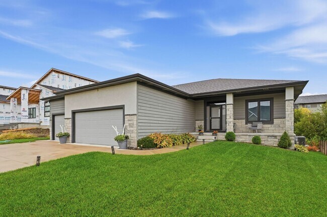 Foto del edificio - Awesome 4 Bedroom LIKE NEW!