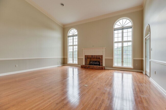 Foto del edificio - Experience lakefront living at its finest in the heart of East Tennessee.