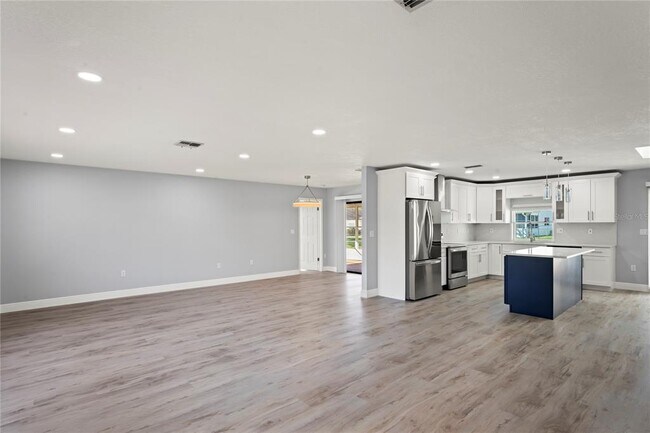 Foto del edificio - 8312 Roxboro Dr