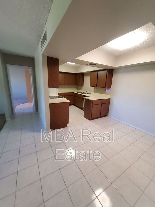 Building Photo - 4444 E Paradise Village Pkwy N