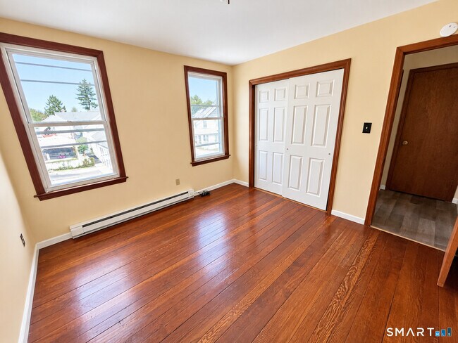 Building Photo - 69 Beecher Ave
