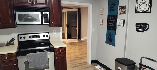 Foto del edificio - 113 Bettie St