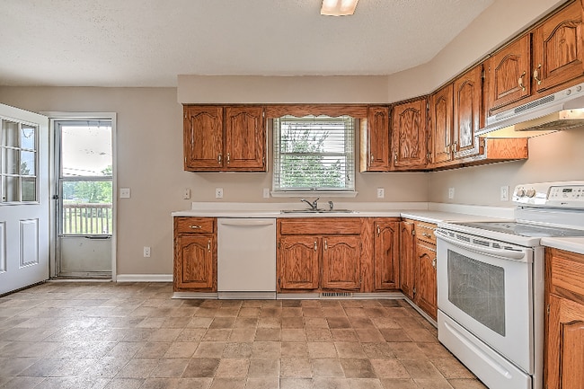 Building Photo - 5524 Carters Vly Rd