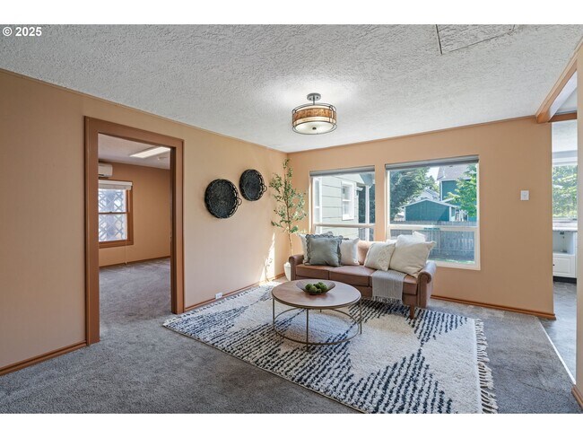 Foto del edificio - 5324 SE Flavel St