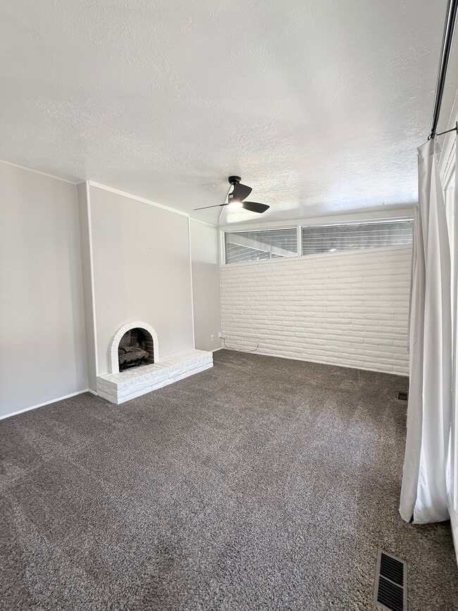 Building Photo - 3815 Orchard Ave