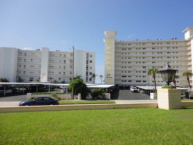 Foto del edificio - Beach across the Street!  Located in the Gulf Point HOA community