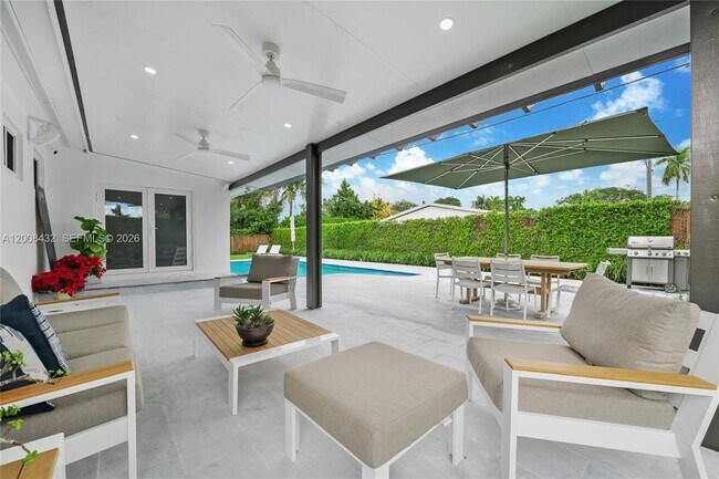 Foto del edificio - 5715 SW 56th Terrace