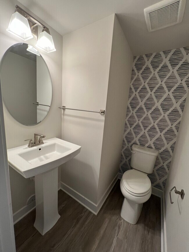 Foto del edificio - 5485 Austin Woods Dr