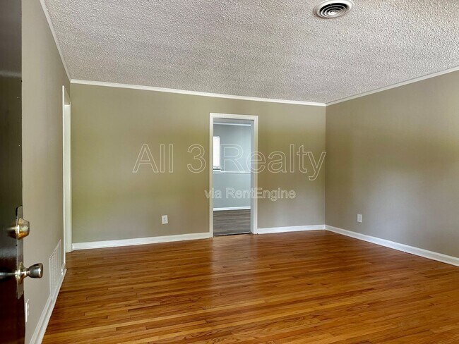 Foto del edificio - 1009 Rosedale Dr