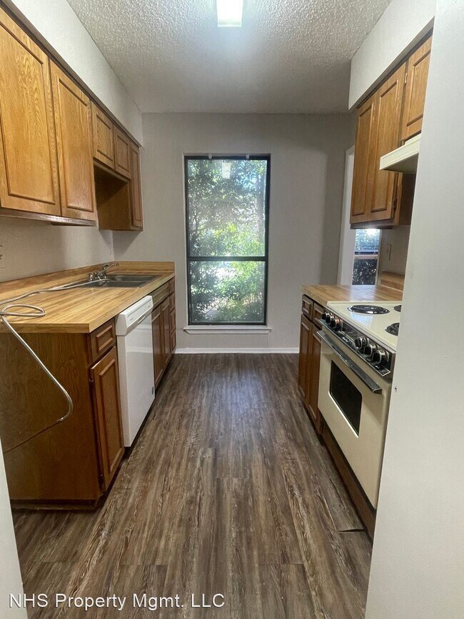 Building Photo - 2 br, 2 bath House - 2319 Miguel Lane
