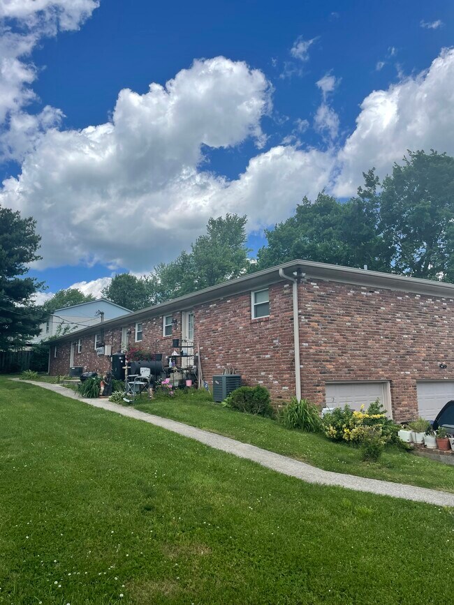 Foto del edificio - 400 Schenkel Ln