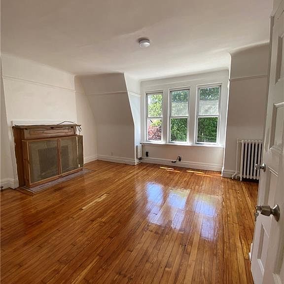 Building Photo - 207 E Prospect Ave, Mount Vernon, NY 10550