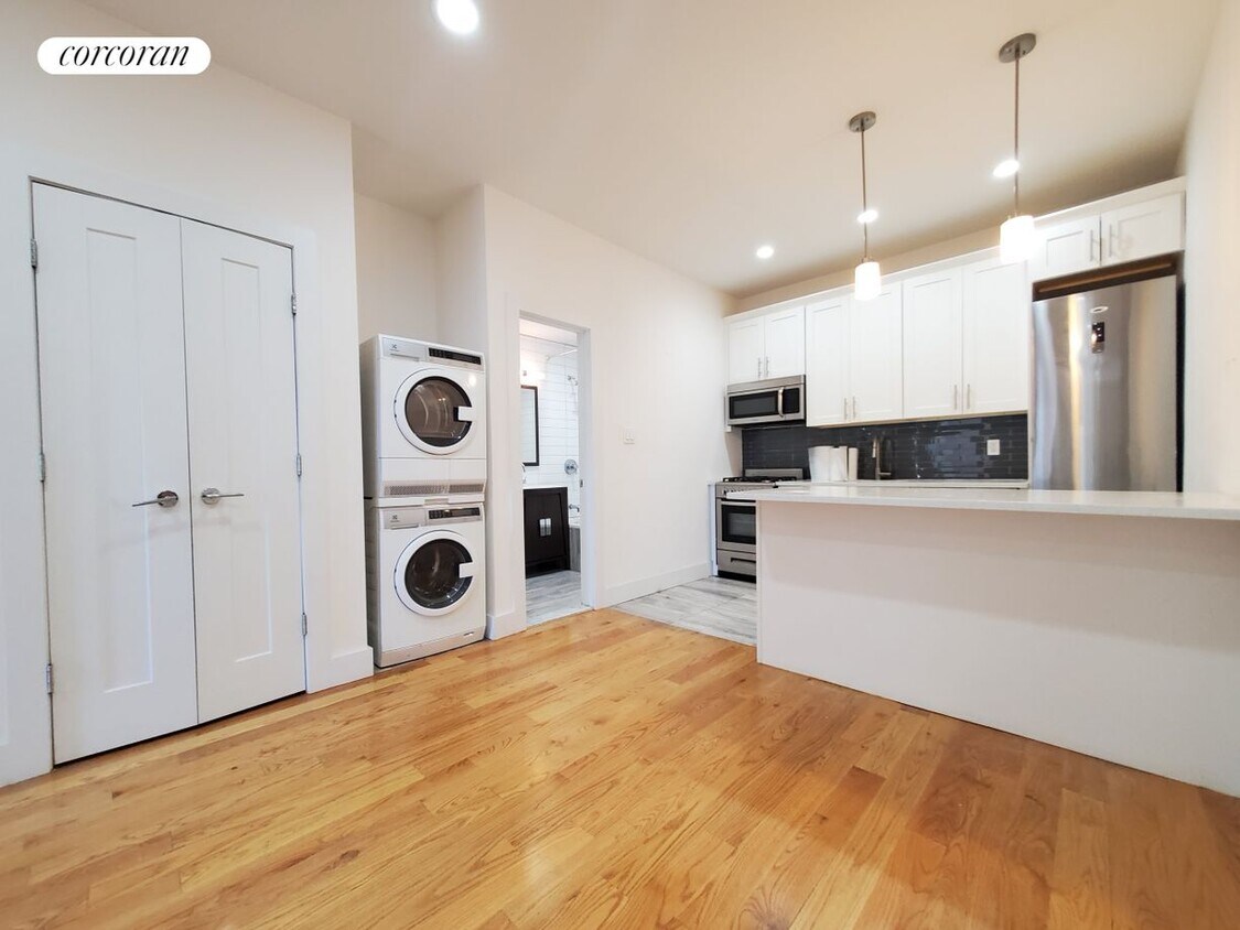 Primary Photo - 2285 7th Ave