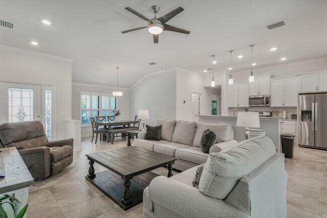 Building Photo - 2481 N Brentwood Cir