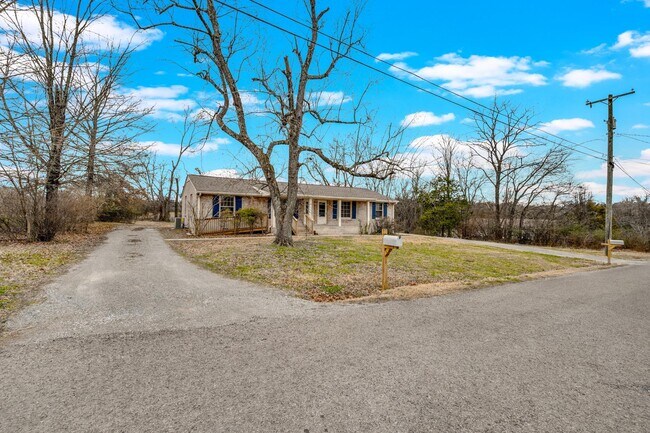Building Photo - 102 Jennings Dr