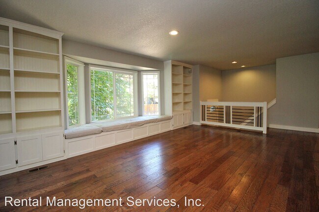 Building Photo - 4 br, 2.5 bath House - 3927 SW Arnold St
