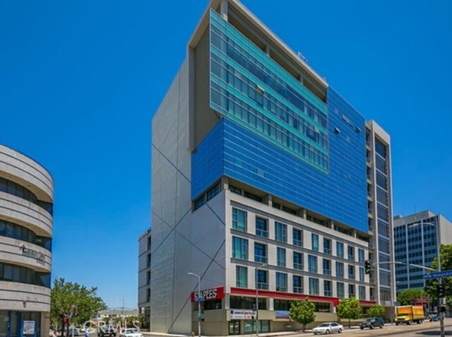 Foto del edificio - 3223 W 6th St