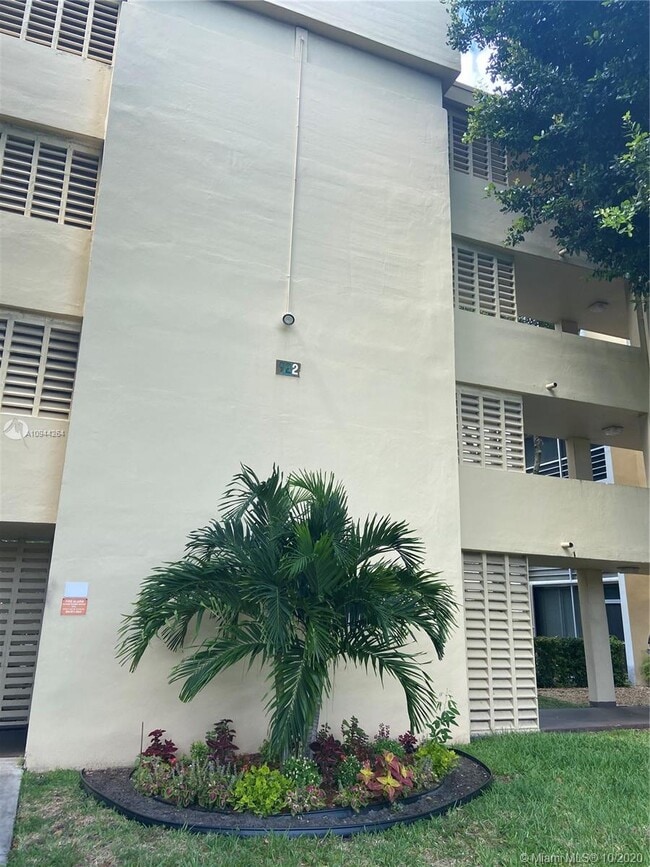 Foto del edificio - 922 NE 199th St