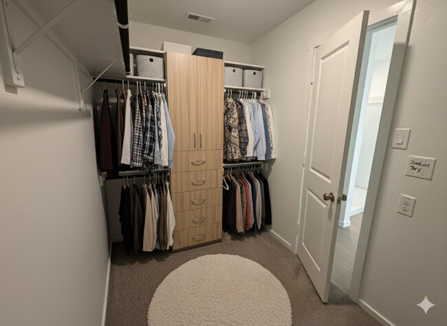 Building Photo - 14138 Lampard St