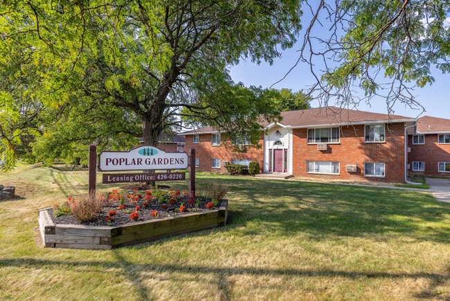 Building Photo - Poplar Gardens