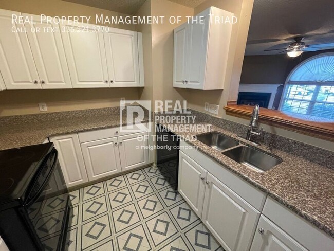 Foto del edificio - 3725 Morris Farm Dr