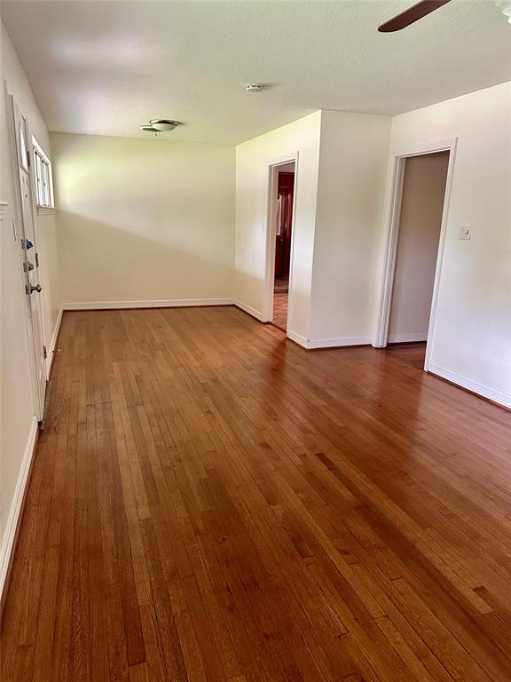 Building Photo - 107 Poinsettia St