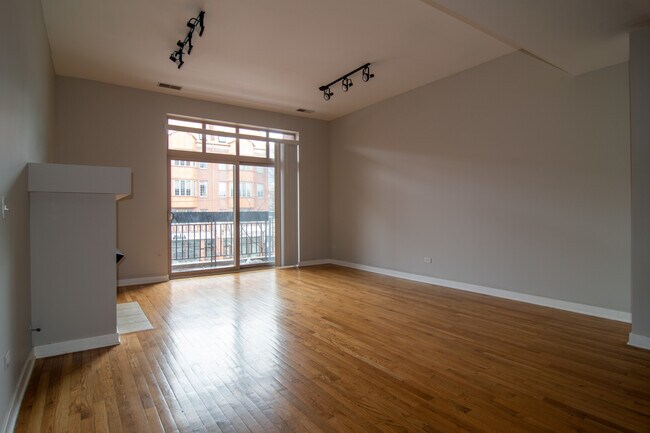 Foto del edificio - 1900 S State St