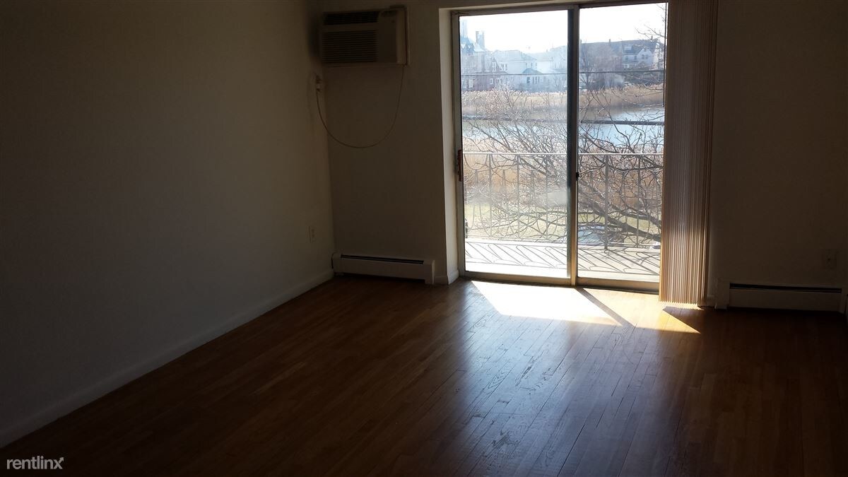 1 br, 1 bath Apartment 435 Shirley St 26 Apartment for Rent in